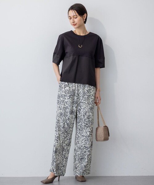 23区(ニジュウサンク)の「【洗える】シルエットスムースコンビ バックフレア カットソー(Tシャツ/カットソー・レディース・モスグリーン系/ベージュ系/ブラック系・38/40)」の8枚目の写真