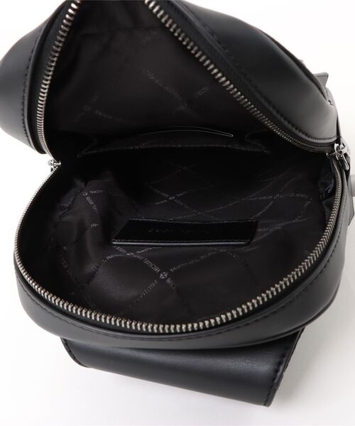 MICHAEL KORS（マイケルコース）の「COOPER ペブルレザー コミューター スリングパック（バックパック/リュック・メンズ・ブラック・FREE）」の4枚目の写真