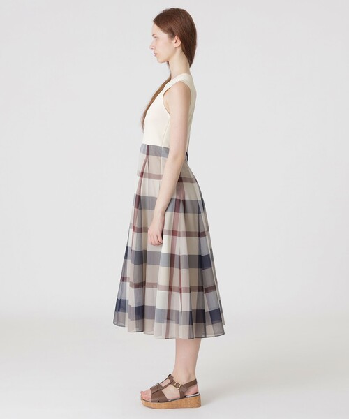 BLUE LABEL CRESTBRIDGE（ブルーレーベルクレストブリッジ）の