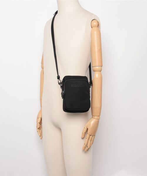 DSQUARED2(ディースクエアード)の「Urban Crossbody Small Bag/0252(ショルダーバッグ・メンズ・ブラック・FREE)」の6枚目の写真