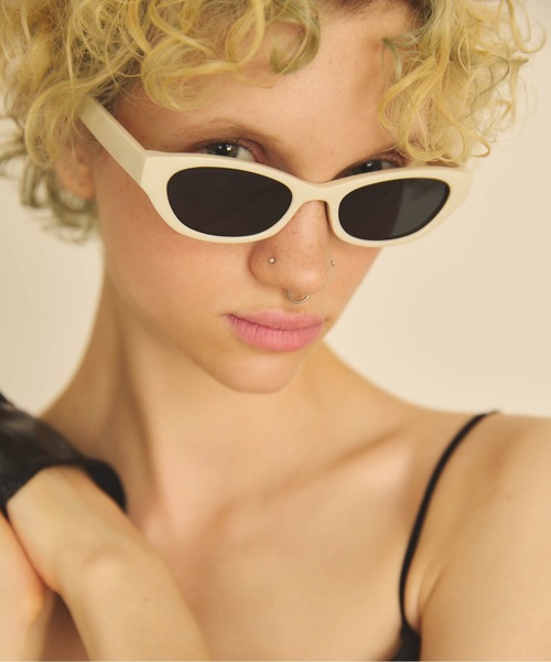 Carmelo（カーメロ）の「Cat eye oval sunglass（サングラス・レディース・ブラック/ホワイト・FREE）」の13枚目の写真