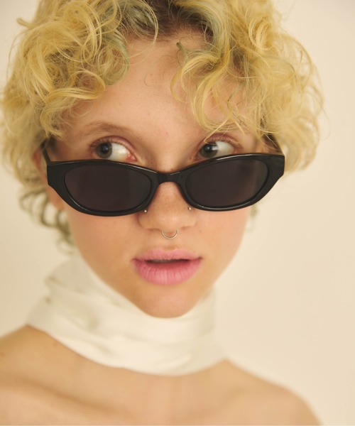 Carmelo（カーメロ）の「Cat eye oval sunglass（サングラス・レディース・ブラック/ホワイト・FREE）」の5枚目の写真