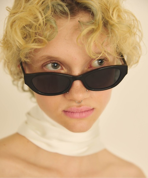 Carmelo（カーメロ）の「Cat eye oval sunglass（サングラス・レディース・ブラック/ホワイト・FREE）」の8枚目の写真