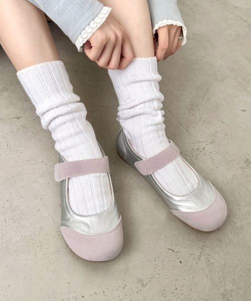 SOLLON.(ソルロン)の「フラットメリージェーンスニーカー(スニーカー・レディース・アイボリー/シルバー・24.5cm/23.5cm)」の9枚目の写真