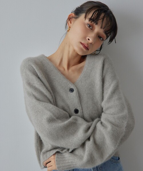 EMMEL REFINES（エメルリファインズ）の「＜EMMEL REFINES＞EM FOX/W/CA Vネック カーディガン（カーディガン/ボレロ・レディース・レッド/ライトグレー/パープル・FREE）」の2枚目の写真