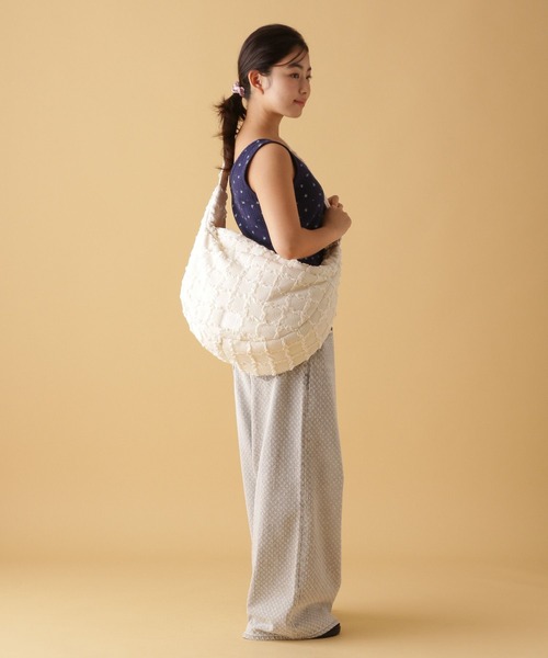 tiny tiny（ティニーティニー）の「アソート月型ショルダーバッグ[tiny tiny(ティニーティニー)]（ショルダーバッグ・レディース・アイボリー・0）」の4枚目の写真
