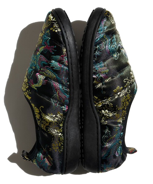 SUBU(スブ)の「SUBU / VAMP SHOES CHINADRESS Dots Collection 2025(サンダル・レディース・ブラック/ホワイト・00/1/0)」の5枚目の写真