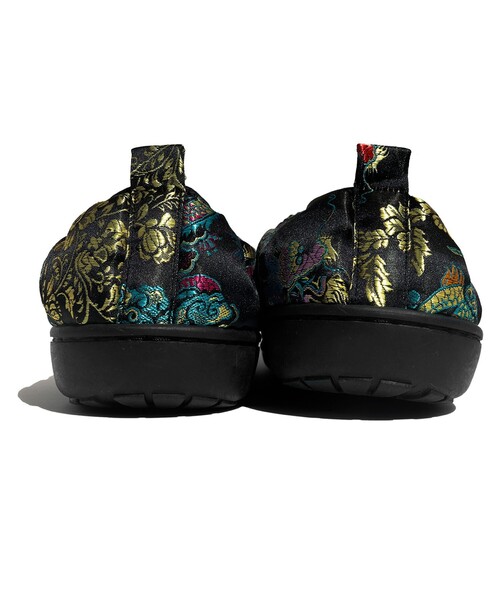 SUBU(スブ)の「SUBU / VAMP SHOES CHINADRESS Dots Collection 2025(サンダル・レディース・ブラック/ホワイト・00/1/0)」の3枚目の写真