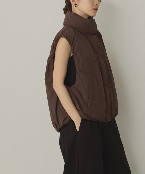 hunch（ハンチ）の「薄中綿 バルーンベスト（ダウンベスト・レディース・ダークブラウン/オフホワイト/ブラック・FREE）」の9枚目の写真