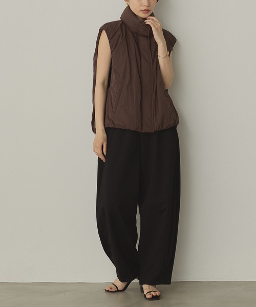 hunch（ハンチ）の「薄中綿 バルーンベスト（ダウンベスト・レディース・ダークブラウン/オフホワイト/ブラック・FREE）」の13枚目の写真