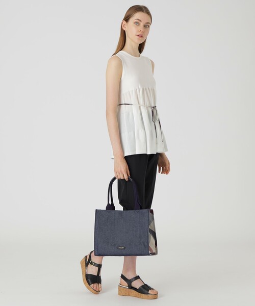 BLUE LABEL CRESTBRIDGE（ブルーレーベルクレストブリッジ）の「スクエアトート（トートバッグ・レディース・ブラック/ダークネイビー・FREE）」の8枚目の写真