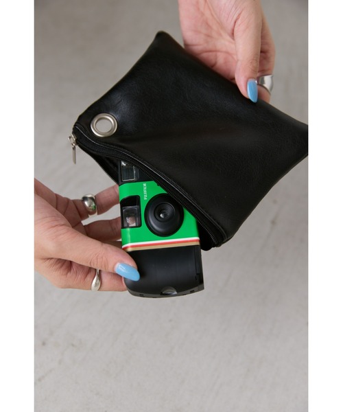 un/neu（アンノイ）の「4パーツカスタムポーチショルダー / ネックストラップ / メガネフォルダー / リップケース（ショルダーバッグ・レディース・ブラウン/ブラック・FREE）」の5枚目の写真