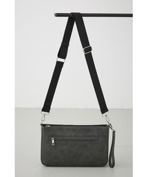 AZUL by moussy（アズールバイマウジー）の「ヴィンテージフェイクレザーショルダーバッグ（ショルダーバッグ・メンズ）」