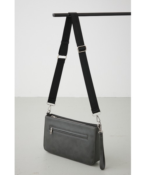 AZUL by moussy（アズールバイマウジー）の「ヴィンテージフェイクレザーショルダーバッグ（ショルダーバッグ・メンズ・グレー/ブラック・FREE）」の14枚目の写真