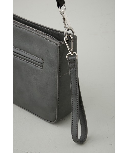 AZUL by moussy（アズールバイマウジー）の「ヴィンテージフェイクレザーショルダーバッグ（ショルダーバッグ・メンズ・グレー/ブラック・FREE）」の17枚目の写真