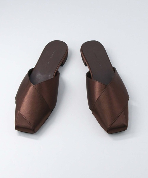 ATELIER BRUGGE（アトリエブルージュ）の「サテンミュールパンプス（パンプス・レディース・ブラウン・24.5/23.5）」の4枚目の写真