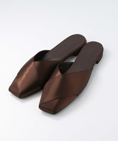 ATELIER BRUGGE（アトリエブルージュ）の「サテンミュールパンプス（パンプス・レディース・ブラウン・24.5/23.5）」の5枚目の写真