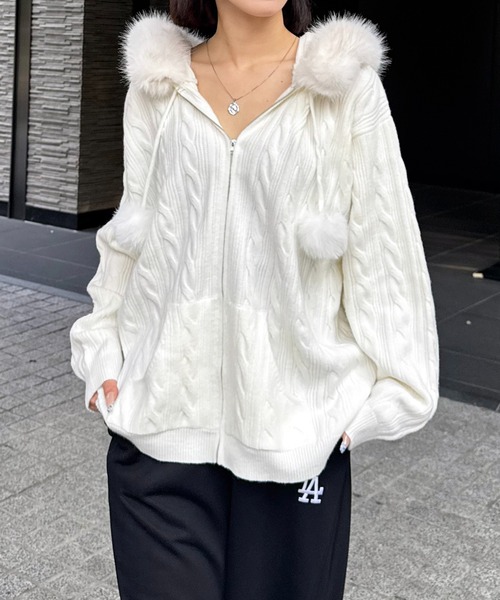 SPIRALGIRL（スパイラルガール）の「ぽんぽん付きケーブル編みZIPニットパーカーワンピース（ニット/セーター・レディース・オフホワイト/ブラック/ベージュ・FREE）」の8枚目の写真