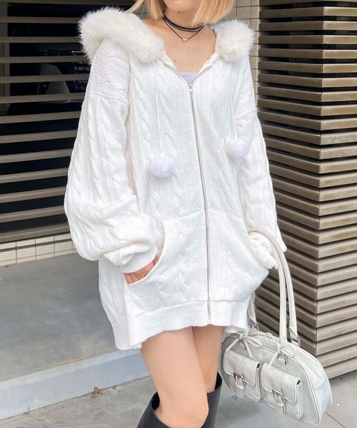 SPIRALGIRL（スパイラルガール）の「ぽんぽん付きケーブル編みZIPニットパーカーワンピース（ニット/セーター・レディース・オフホワイト/ブラック/ベージュ・FREE）」の16枚目の写真