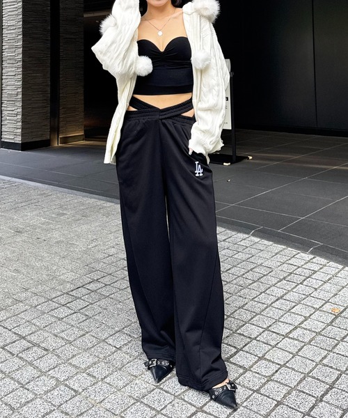 SPIRALGIRL（スパイラルガール）の「ぽんぽん付きケーブル編みZIPニットパーカーワンピース（ニット/セーター・レディース・オフホワイト/ブラック/ベージュ・FREE）」の9枚目の写真