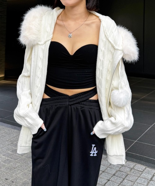 SPIRALGIRL（スパイラルガール）の「ぽんぽん付きケーブル編みZIPニットパーカーワンピース（ニット/セーター・レディース・オフホワイト/ブラック/ベージュ・FREE）」の10枚目の写真