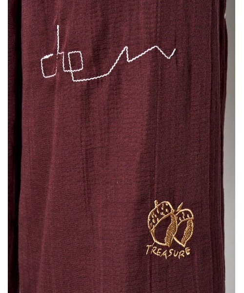 RUMCHE(ラムシェ)の「Treasure Embroidery Trousers / トレジャーエンブロイダリーパンツ(その他パンツ・レディース・ブラック/ボルドー・SMALL/MEDIUM)」の22枚目の写真