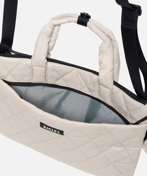 AIGLE（エーグル）の「キルティング 2wayショルダーバッグ ミニポーチ付き（トートバッグ・レディース・ブラック/モスグリーン/ライトグレー・FREE）」の16枚目の写真