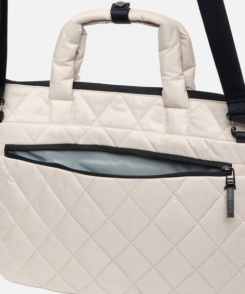 AIGLE（エーグル）の「キルティング 2wayショルダーバッグ ミニポーチ付き（トートバッグ・レディース・ブラック/モスグリーン/ライトグレー・FREE）」の15枚目の写真