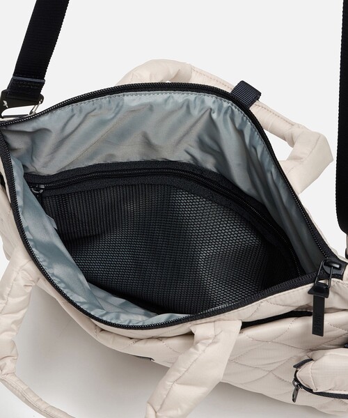 AIGLE（エーグル）の「キルティング 2wayショルダーバッグ ミニポーチ付き（トートバッグ・レディース・ブラック/モスグリーン/ライトグレー・FREE）」の14枚目の写真