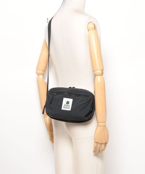 SIERRA DESIGNS（シェラデザイン）の「抜群の週能力【SIERRA DESIGNS】SHOULDER POUCH　/ナイロンショルダーバック（ショルダーバッグ・レディース・セージグリーン/タン/グリーン/ダークネイビー/ブラック/サックスブルー・ONE SIZE）」の9枚目の写真
