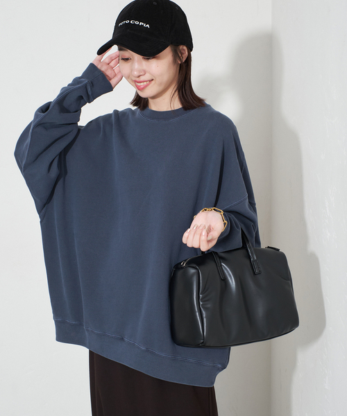 SLOBE IENA（スローブイエナ）の「《WEB限定カラー有り/追加》ビックシルエットピグメント裏毛プルオーバー（スウェット・レディース・ベージュ/ブラウン/ブラック系その他/ネイビー・FREE）」の4枚目の写真