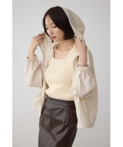 AZUL by moussy(アズールバイマウジー)の「ビッグポケットフーディショートブルゾン(ブルゾン・レディース・ブラウン/アイボリー/ブラック・FREE)」の5枚目の写真