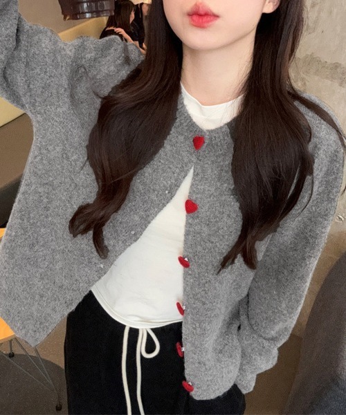 Miniministore(ミニミニストア)の「【26秋冬】ハートボタンニットカーディガン秋冬韓国風(カーディガン/ボレロ・レディース・アイボリー/ライトブルー/グレー/レッド/ピンク/ネイビー/イエロー/ブラック・FREE)」の12枚目の写真