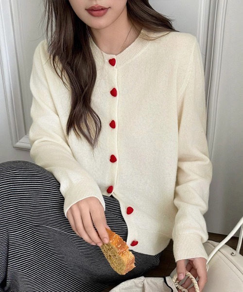 Miniministore(ミニミニストア)の「【26秋冬】ハートボタンニットカーディガン秋冬韓国風(カーディガン/ボレロ・レディース・アイボリー/ライトブルー/グレー/レッド/ピンク/ネイビー/イエロー/ブラック・FREE)」の15枚目の写真