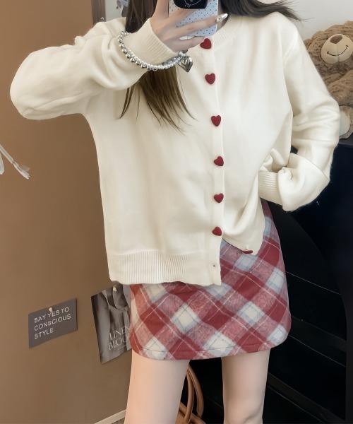 Miniministore(ミニミニストア)の「【26秋冬】ハートボタンニットカーディガン秋冬韓国風(カーディガン/ボレロ・レディース・アイボリー/ライトブルー/グレー/レッド/ピンク/ネイビー/イエロー/ブラック・FREE)」の16枚目の写真