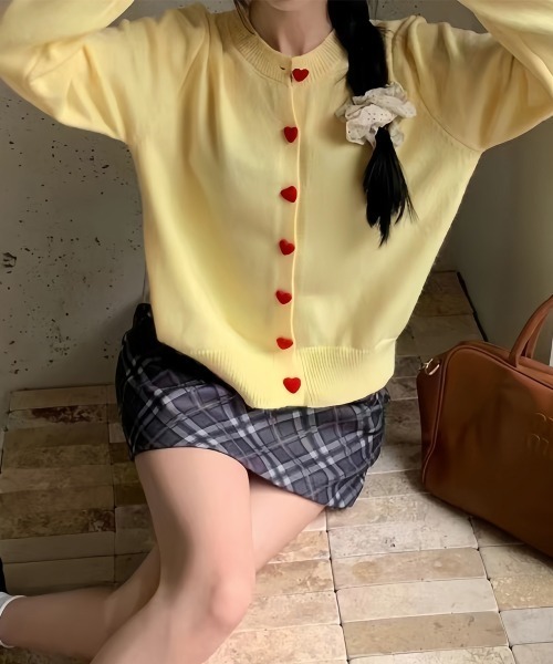Miniministore(ミニミニストア)の「【26秋冬】ハートボタンニットカーディガン秋冬韓国風(カーディガン/ボレロ・レディース・アイボリー/ライトブルー/グレー/レッド/ピンク/ネイビー/イエロー/ブラック・FREE)」の22枚目の写真