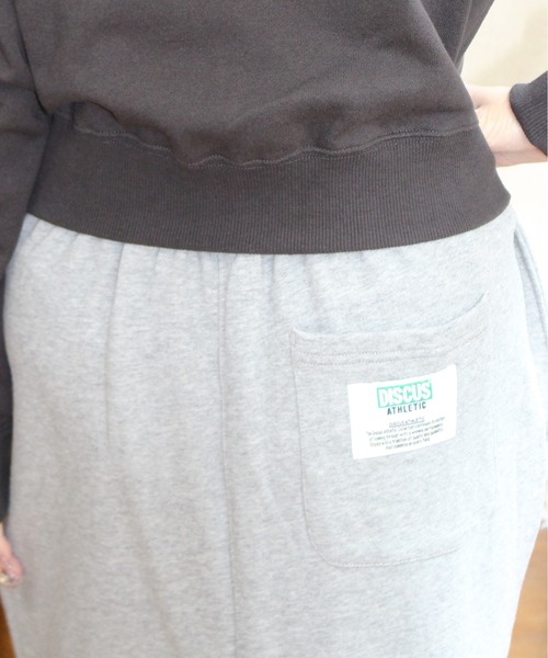 DISCUS ATHLETIC（ディスカス　アスレチック）の「【DISCUS ATHLETIC/ディスカス アスレチック】裏毛ナロースカート（スカート・レディース・グリーン/ブラック/ブルー/杢グレー・MEDIUM/LARGE）」の22枚目の写真