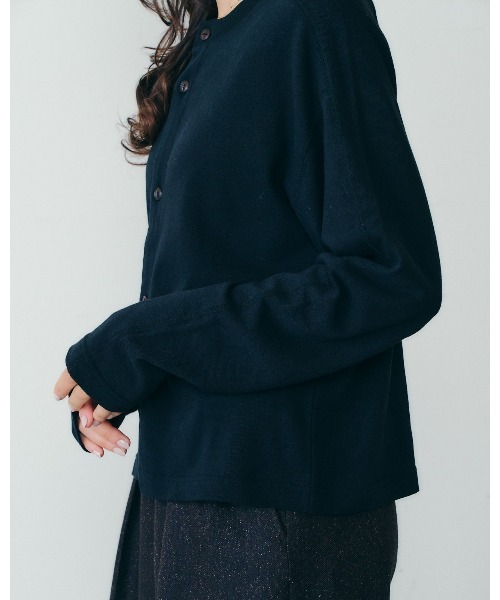 THE SHINZONE（ザ　シンゾーン）の「THE SHINZONE C/W CREW NECK CARDIGAN 25AMSCU06（カーディガン/ボレロ・レディース・カーキ/オフホワイト/ブラック・FREE）」の4枚目の写真