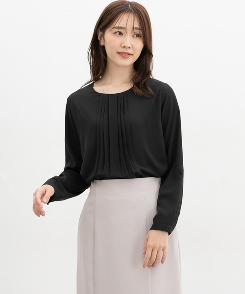 Honeys(ハニーズ)の「【ハニぽか】あったか裏地プリーツブラウス(シャツ/ブラウス・レディース・ブルー/ブラック/グレイッシュベージュ/アイボリー・S/M/LL/3L/L)」の5枚目の写真