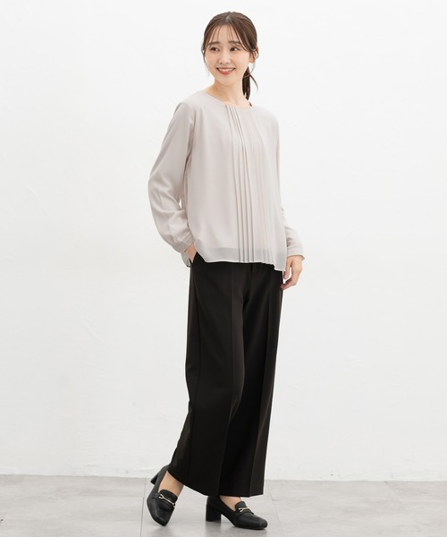 Honeys(ハニーズ)の「【ハニぽか】あったか裏地プリーツブラウス(シャツ/ブラウス・レディース・ブルー/ブラック/グレイッシュベージュ/アイボリー・S/M/LL/3L/L)」の9枚目の写真