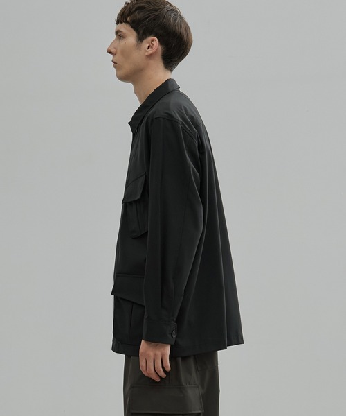 UNITED TOKYO(ユナイテッドトウキョウ)の「Super120s Wool Typewriter Fatigue Jacket(ブルゾン・メンズ・ブラック/ダークグレー・1/2)」の4枚目の写真