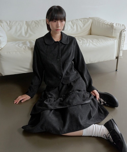 UNE MANSION（ユヌマンション）の「ダブルポケットフラワーアプリケットコーデュロイダブルフリルミディスカート（スカート・レディース・ブラウン/ブラック・FREE）」の15枚目の写真