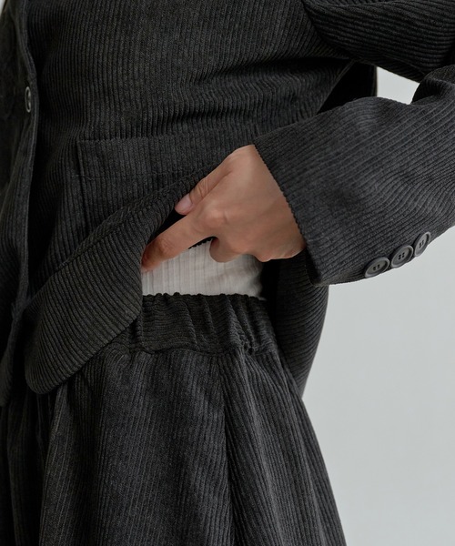 UNE MANSION（ユヌマンション）の「ダブルポケットフラワーアプリケットコーデュロイダブルフリルミディスカート（スカート・レディース・ブラウン/ブラック・FREE）」の3枚目の写真