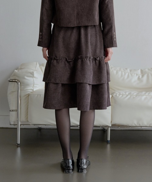 UNE MANSION（ユヌマンション）の「ダブルポケットフラワーアプリケットコーデュロイダブルフリルミディスカート（スカート・レディース・ブラウン/ブラック・FREE）」の12枚目の写真