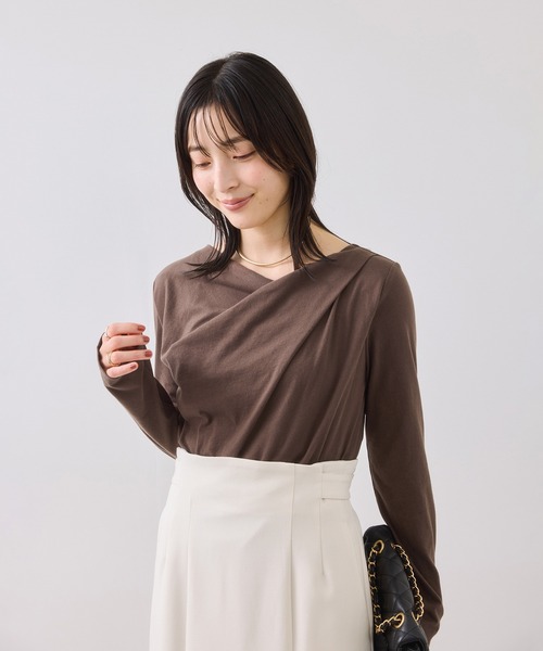 VIS(ビス)の「ドレープオフショルロンT/一部WEB限定カラー・イージーケア(Tシャツ/カットソー・レディース・オフホワイト/ブラック/ホワイト系その他5/ダークブラウン・FREE)」の21枚目の写真