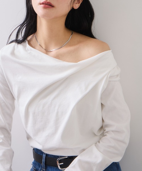 VIS(ビス)の「ドレープオフショルロンT/一部WEB限定カラー・イージーケア(Tシャツ/カットソー・レディース・オフホワイト/ブラック/ホワイト系その他5/ダークブラウン・FREE)」の6枚目の写真
