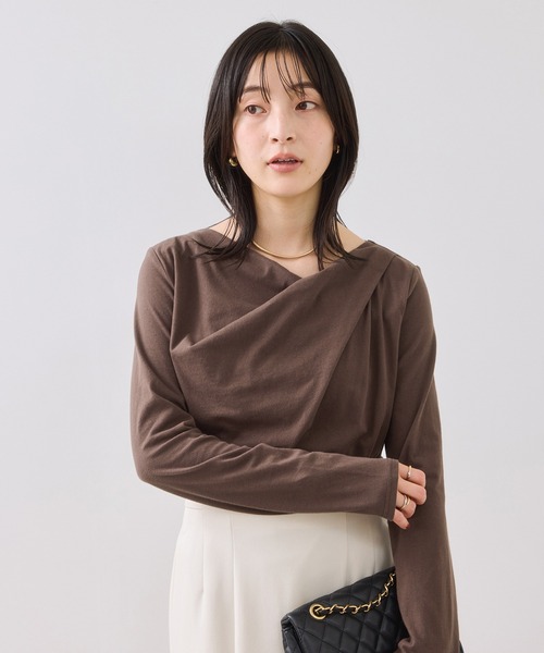 VIS(ビス)の「ドレープオフショルロンT/一部WEB限定カラー・イージーケア(Tシャツ/カットソー・レディース・オフホワイト/ブラック/ホワイト系その他5/ダークブラウン・FREE)」の11枚目の写真