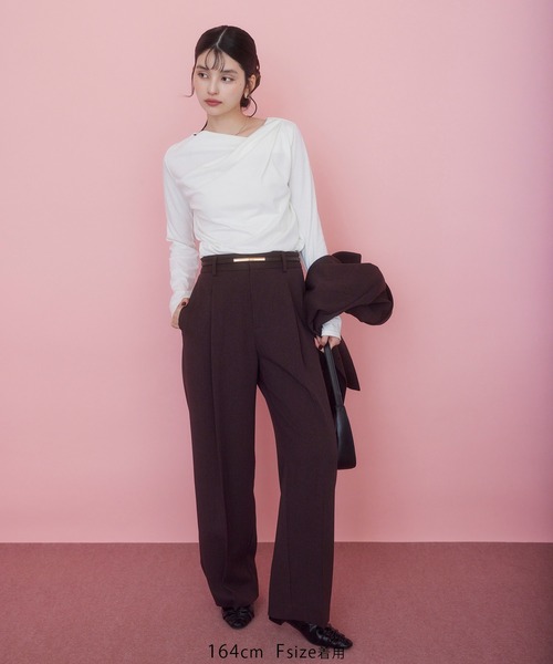 VIS(ビス)の「ドレープオフショルロンT/一部WEB限定カラー・イージーケア(Tシャツ/カットソー・レディース・オフホワイト/ブラック/ホワイト系その他5/ダークブラウン・FREE)」の14枚目の写真