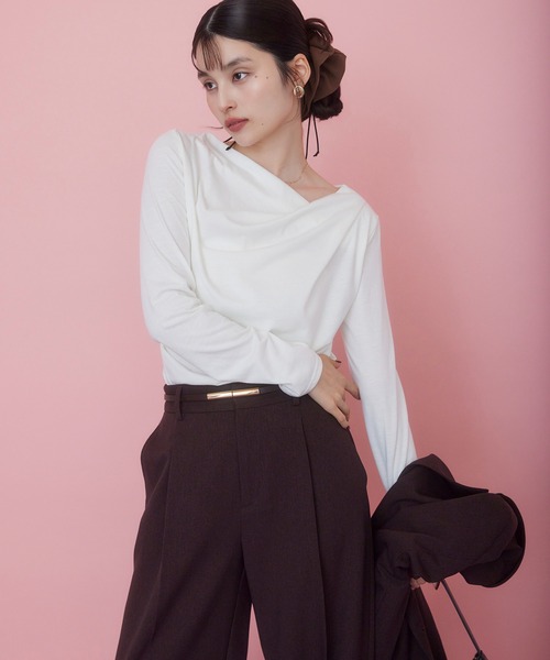 VIS(ビス)の「ドレープオフショルロンT/一部WEB限定カラー・イージーケア(Tシャツ/カットソー・レディース・オフホワイト/ブラック/ホワイト系その他5/ダークブラウン・FREE)」の13枚目の写真
