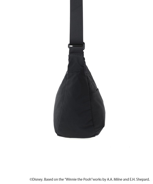 Manhattan Portage(マンハッタンポーテージ)の「DUET SHOULDER BAG NYLON TUSSAH QUILL 25 / POOH(ショルダーバッグ・レディース・ベージュ/ブラック・SMALL)」の6枚目の写真